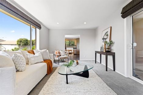 Photo of property in 28 Laing Crescent, Heathcote Valley, Christchurch, 8022