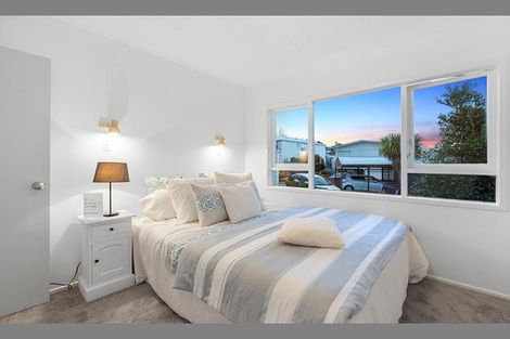 Photo of property in 40 Valley View Road, Glenfield, Auckland, 0629