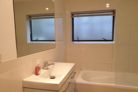 Photo of property in 28 Lomas Way, Albany, Auckland, 0632