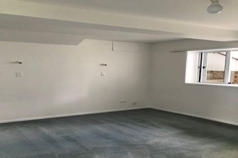 Photo of property in 6 Knightsbridge Drive, Forrest Hill, Auckland, 0620