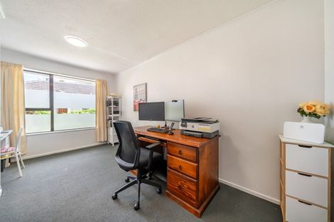 Photo of property in 4 Davis Crescent, Elderslea, Upper Hutt, 5018