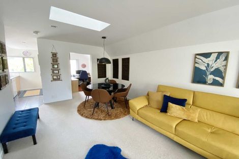 Photo of property in 7 Oakford Close, Riccarton, Christchurch, 8011