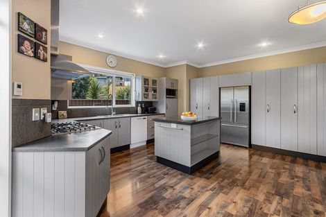 Photo of property in 137 Centaurus Road, Saint Martins, Christchurch, 8022