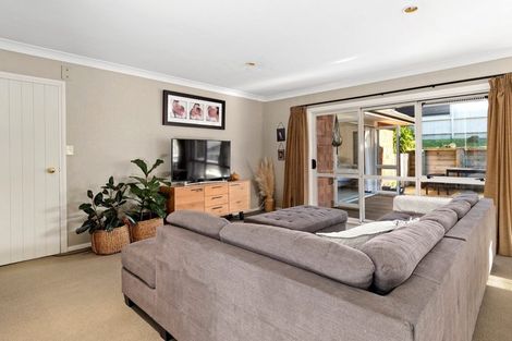 Photo of property in 2 Harbourside Way, Welcome Bay, Tauranga, 3112