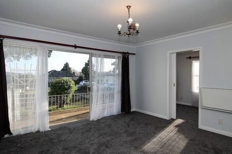 Photo of property in 28 Bradbury Road, Botany Downs, Auckland, 2010