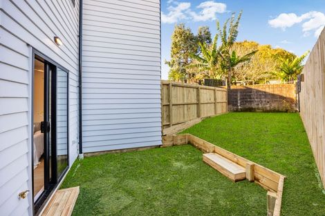 Photo of property in 6/24 Tupaki Place, Pakuranga Heights, Auckland, 2010