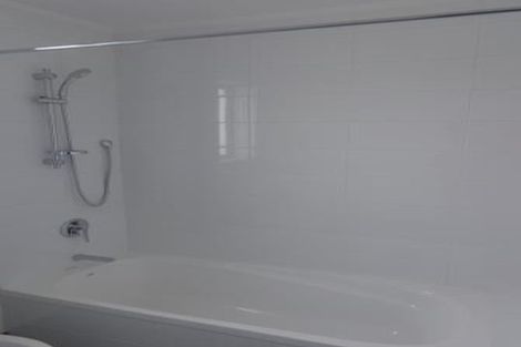 Photo of property in 96 Chislehurst Street, Henderson, Auckland, 0612