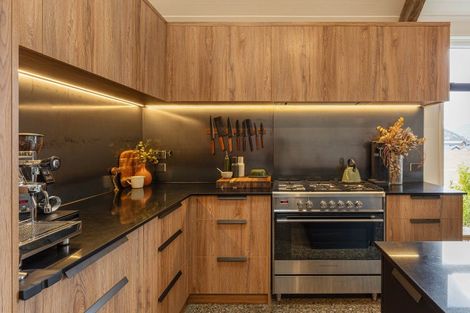 Photo of property in 52 Cunninghams Drive, Jacks Point, Queenstown, 9371