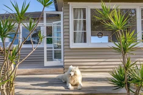 Photo of property in 121 Vipond Road, Stanmore Bay, Whangaparaoa, 0932