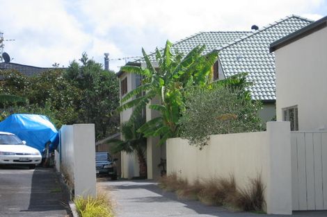 Photo of property in 1/148 Beach Road, Campbells Bay, Auckland, 0630