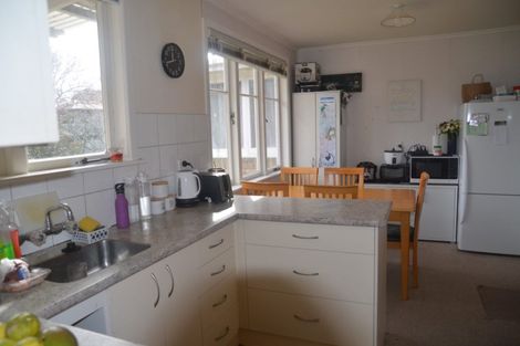 Photo of property in 13 Newington Road, Henderson, Auckland, 0612