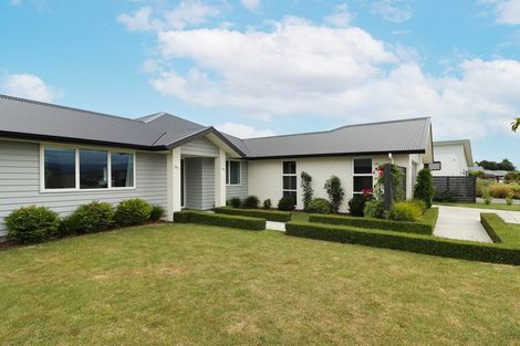 Photo of property in 28 Feist Street, Carterton, 5713