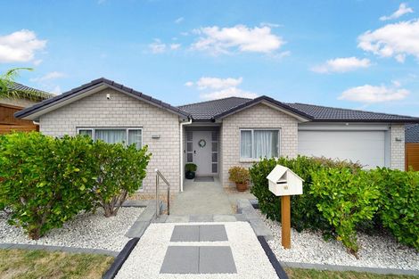 Photo of property in 16 Tararua Street, Massey, Auckland, 0614