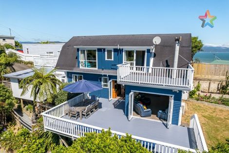 Photo of property in 14 Te Whiti Grove, Korokoro, Lower Hutt, 5012