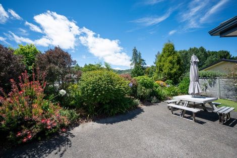 Photo of property in 4 Lakemere Way, Kinloch, Taupo, 3377