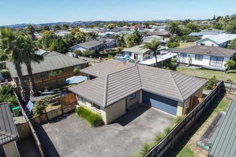 Photo of property in 34 Puriri Road, Pukekohe, 2120