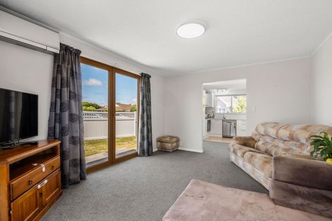 Photo of property in 1/6 Cam Place, Harewood, Christchurch, 8051