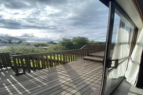 Photo of property in 4200 Great North Road, Glendene, Auckland, 0602