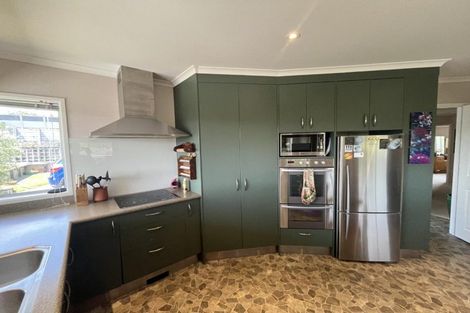 Photo of property in 2 Manukaka Heights, Hurdon, New Plymouth, 4310