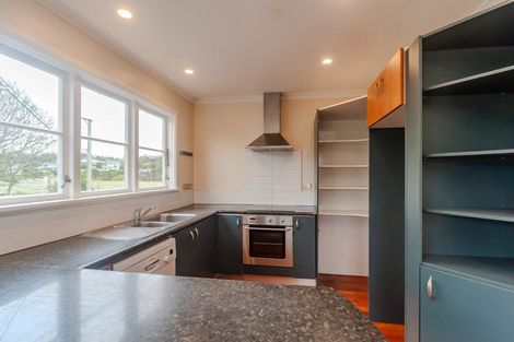 Photo of property in 19 Pinkerton Grove, Newlands, Wellington, 6037