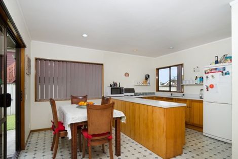 Photo of property in 109 Wiseley Road, West Harbour, Auckland, 0618