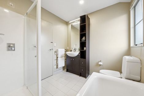 Photo of property in 187m Great South Road, Greenlane, Auckland, 1051