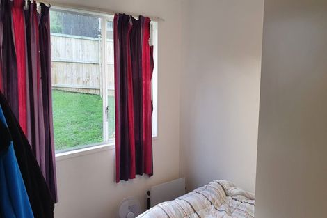 Photo of property in 16 Kemp Road, Massey, Auckland, 0614