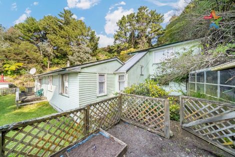 Photo of property in 21 Thomson Grove, Stokes Valley, Lower Hutt, 5019