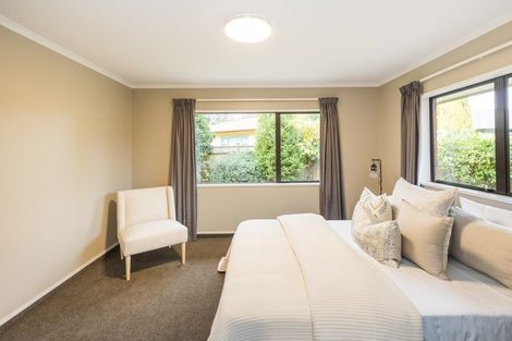 Photo of property in 8 Harrow Place, Hokowhitu, Palmerston North, 4410