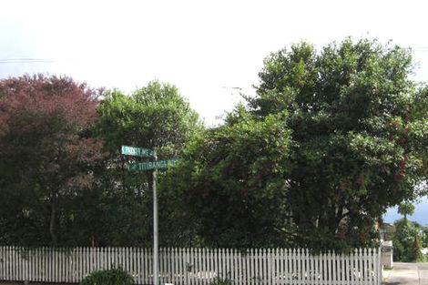 Photo of property in 2/139 Titirangi Road, New Lynn, Auckland, 0600