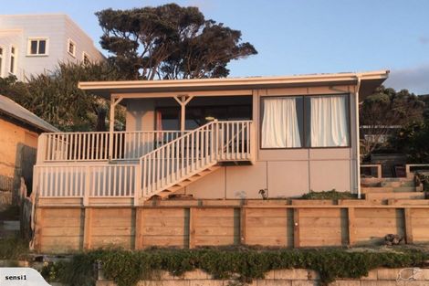 Photo of property in 16 The Parade, Paekakariki, 5034