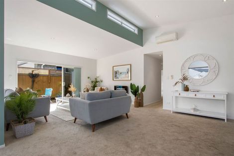 Photo of property in 10 Riverside Place, Katikati, 3129