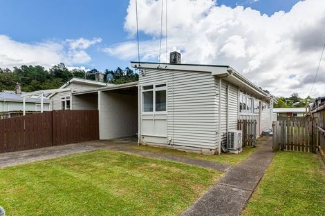 Photo of property in 30-32 Delaney Drive, Stokes Valley, Lower Hutt, 5019