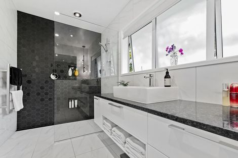 Photo of property in 22 Rostrevor Place, Tihiotonga, Rotorua, 3015