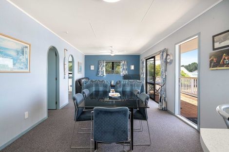 Photo of property in 112 Hampton Road, Whangamata, 3620