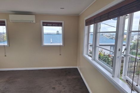 Photo of property in 71 Hamlin Road, Mount Wellington, Auckland, 1060