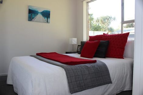 Photo of property in 2/23 Tahi Terrace, Glen Eden, Auckland, 0602