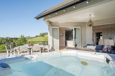 Photo of property in 15 Meadowbank Rise, Bethlehem, Tauranga, 3110