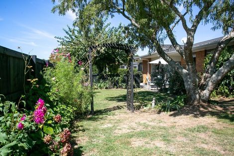 Photo of property in 10 Woodstock Crescent, Leamington, Cambridge, 3432