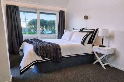 Photo of property in 98a Karewa Parade, Papamoa Beach, Papamoa, 3118