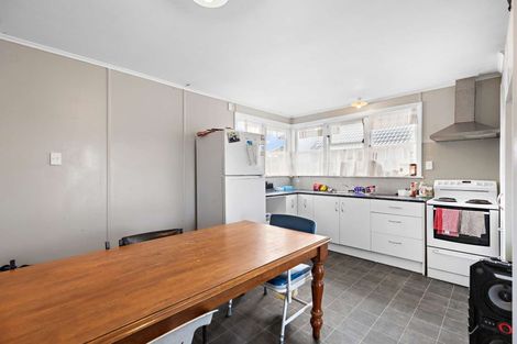 Photo of property in 60 Matipo Street, Castlecliff, Whanganui, 4501