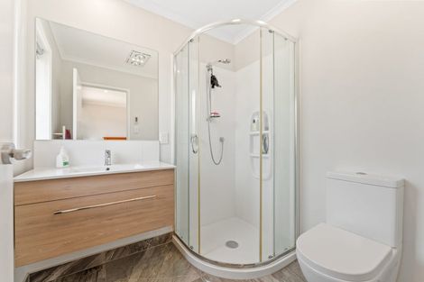 Photo of property in 13 Te Awa Place, Red Beach, 0932