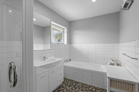 Photo of property in 39 Oakden Drive, Darfield, 7510