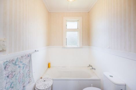 Photo of property in 1 Lena Place, Foxton, 4814