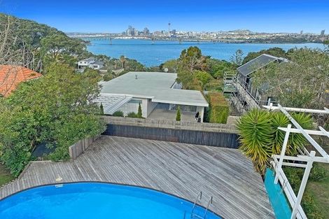 Photo of property in 18 Bridge View Road, Birkenhead, Auckland, 0626