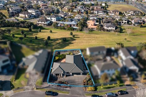 Photo of property in 17 Bundoran Way, Pinehill, Auckland, 0632