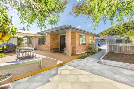 Photo of property in 5 Beaufort Close, Kingsley Heights, Upper Hutt, 5018