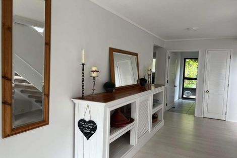 Photo of property in 1/28 Sandown Road, Rothesay Bay, Auckland, 0630