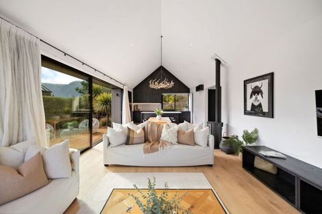 Photo of property in 1 Wanderer Lane, Jacks Point, Queenstown, 9371