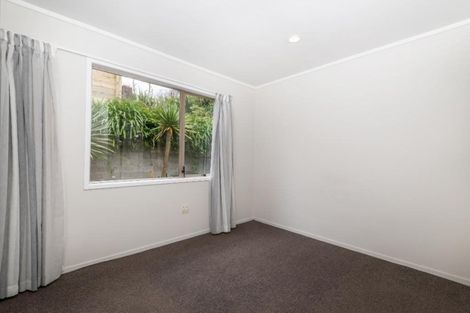 Photo of property in 2/98 Mountbatten Avenue, Hillcrest, Auckland, 0627